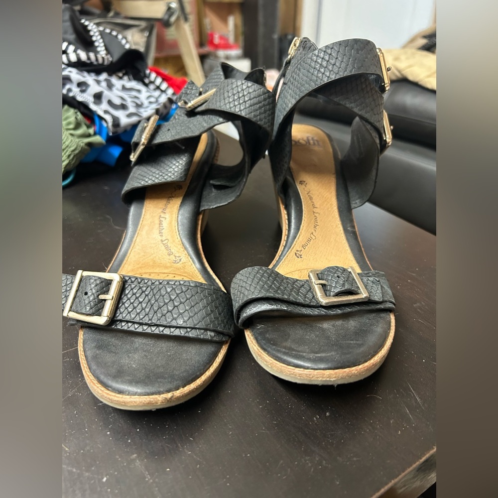 Söfft black sandals